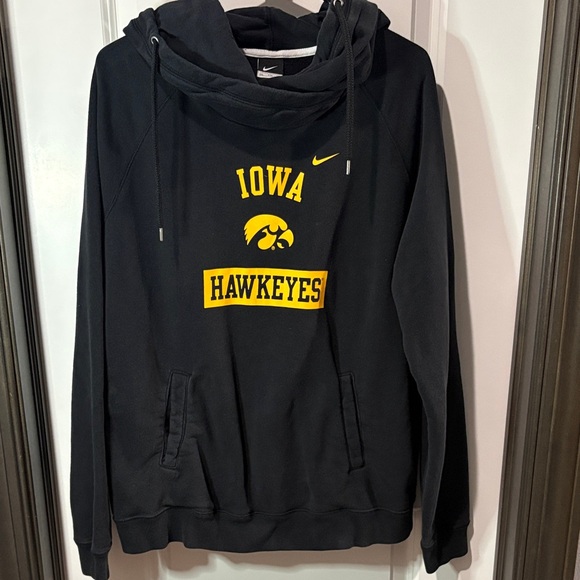 Nike Other - Nike Black & Yellow Iowa Hawkeyes Pullover Hoodie